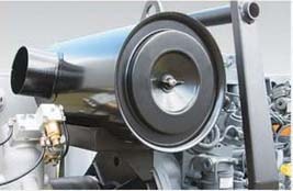 Общий воздушный фильтр для винтового компрессора и дизельного двигателя.